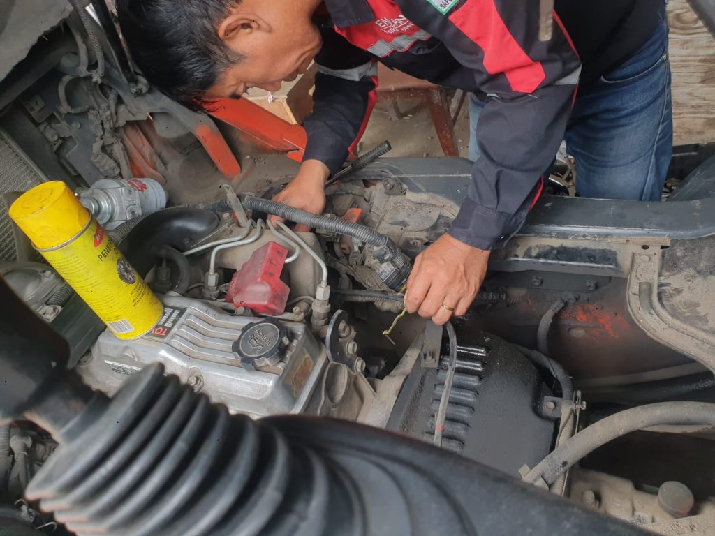 Pelayanan Sewa Forklift Bekasi di area industri Bekasi